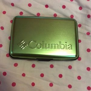 Columbia Green Metal Card Case